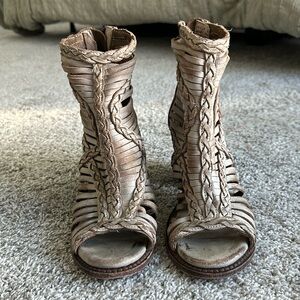 Freebird distressed blue/grey heels size 8